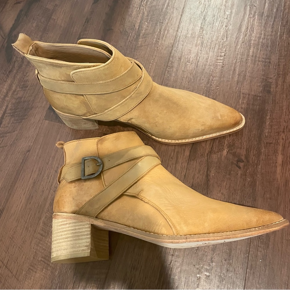 Free People Boots size 40